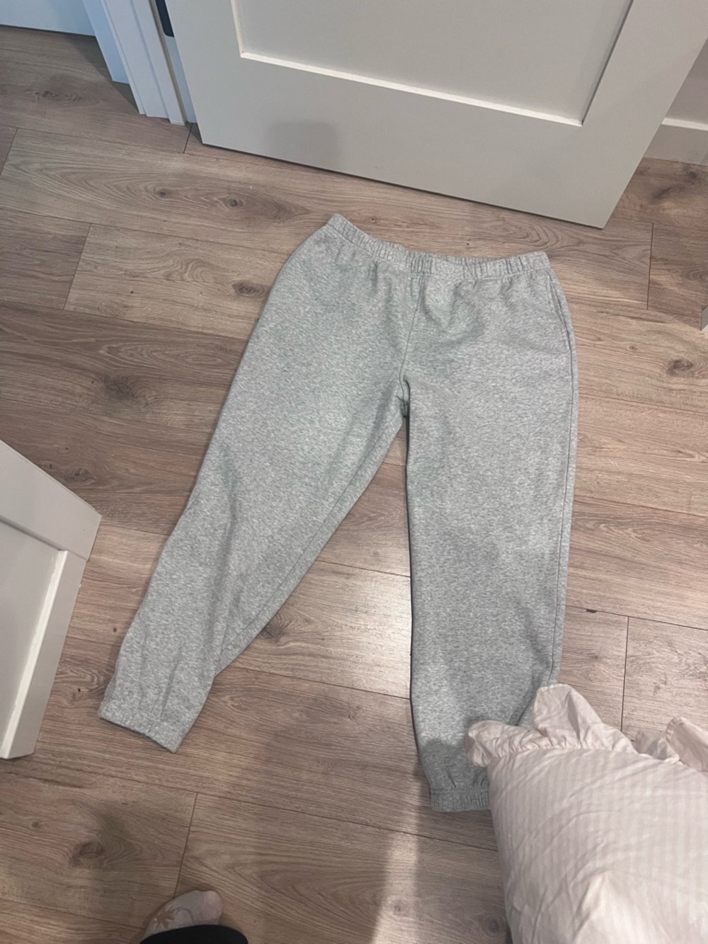 Women’s  Sweatpants - Elastic Waist & Cuffed Ankles